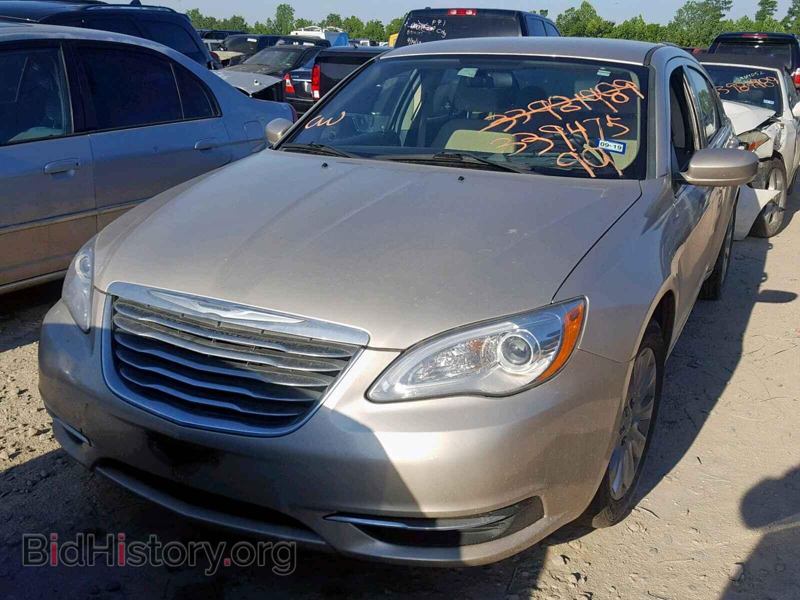 2013 CHRYSLER 200 - VIN: 1C3CCBAB6DN657043 - Фото 2