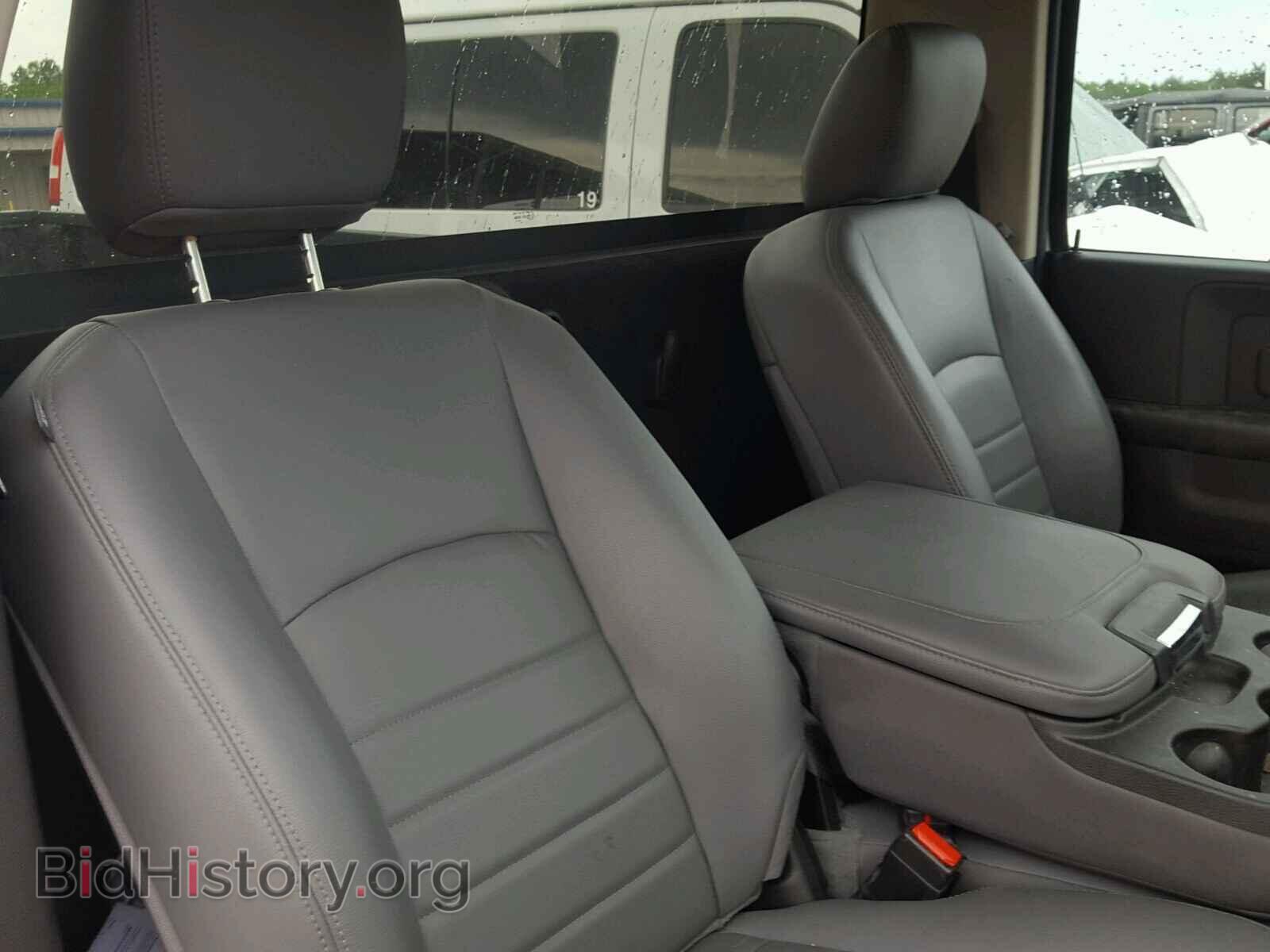 2017 RAM 1500 ST - VIN: 3C6JR6DG6HG542450 - Фото 6