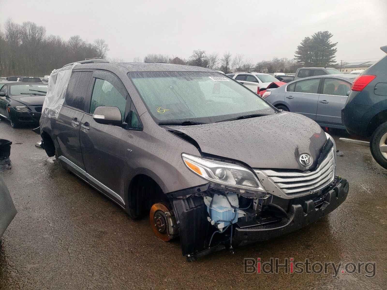 Photo 5TDDZ3DC4HS154958 - TOYOTA SIENNA 2017