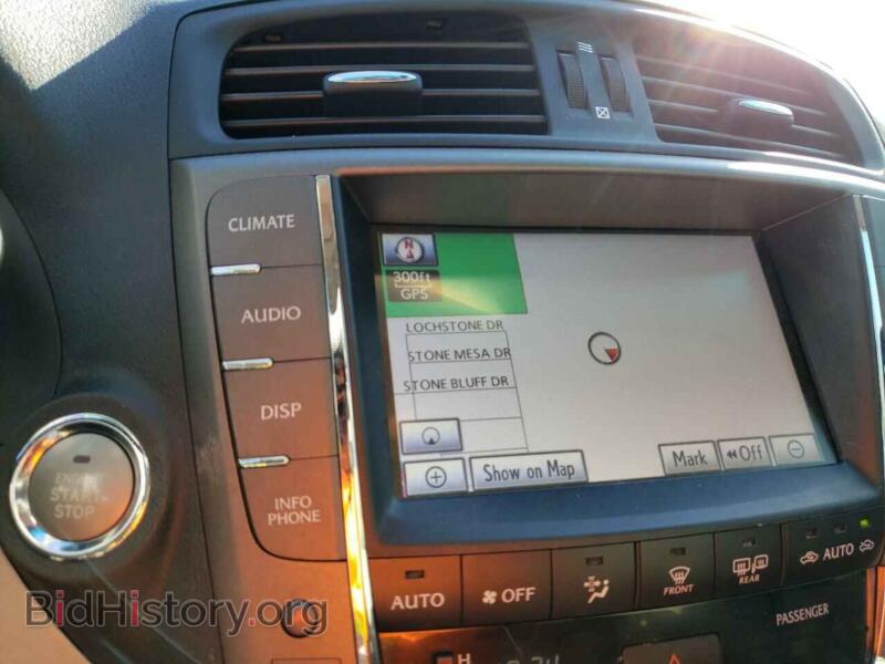 2012 Lexus IS (VIN JTHBE5C21C5030229) — photo 9 of 10