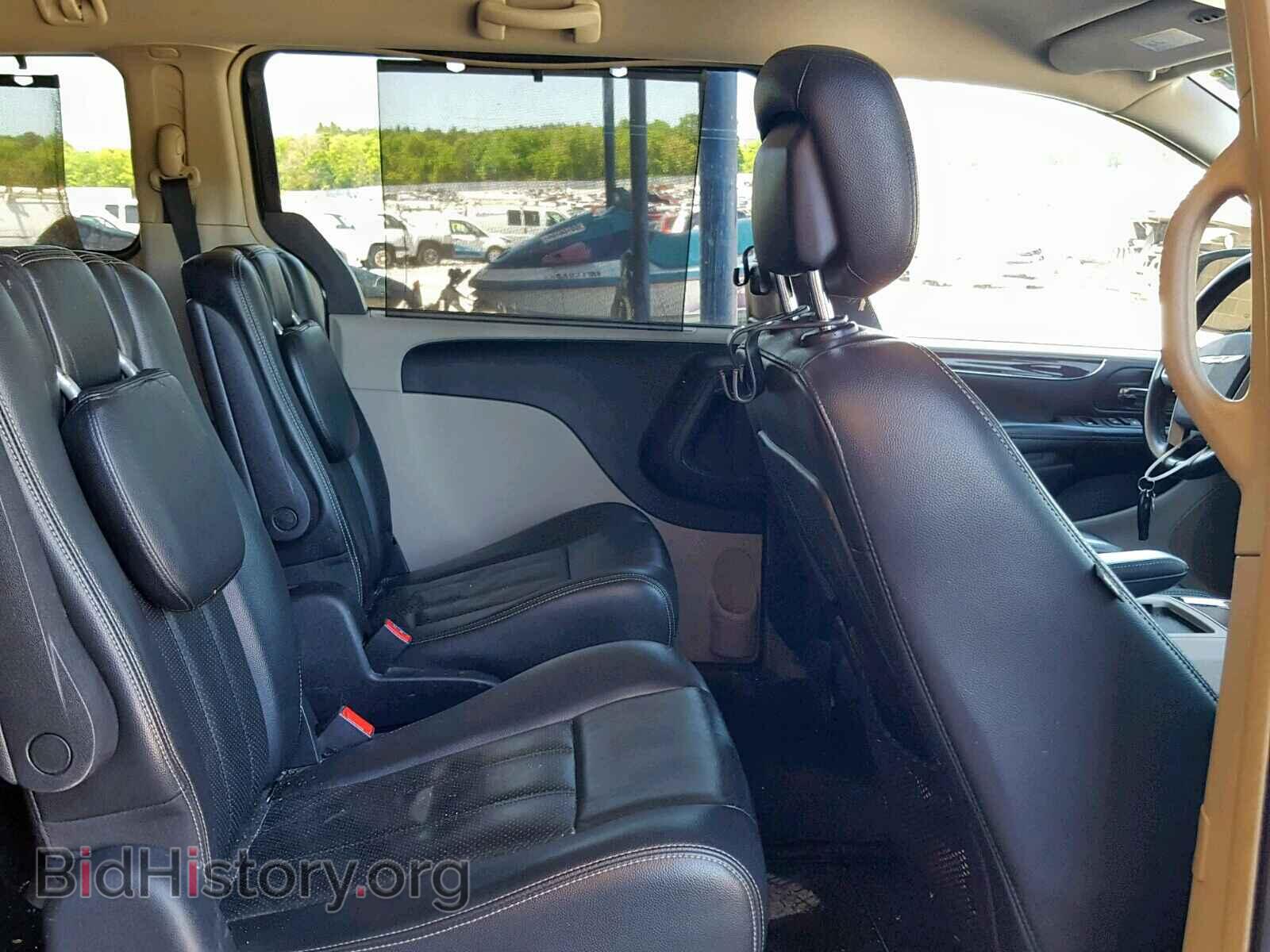 2011 CHRYSLER TOWN & COU - VIN: 2A4RR8DG4BR679843 - Photo 6