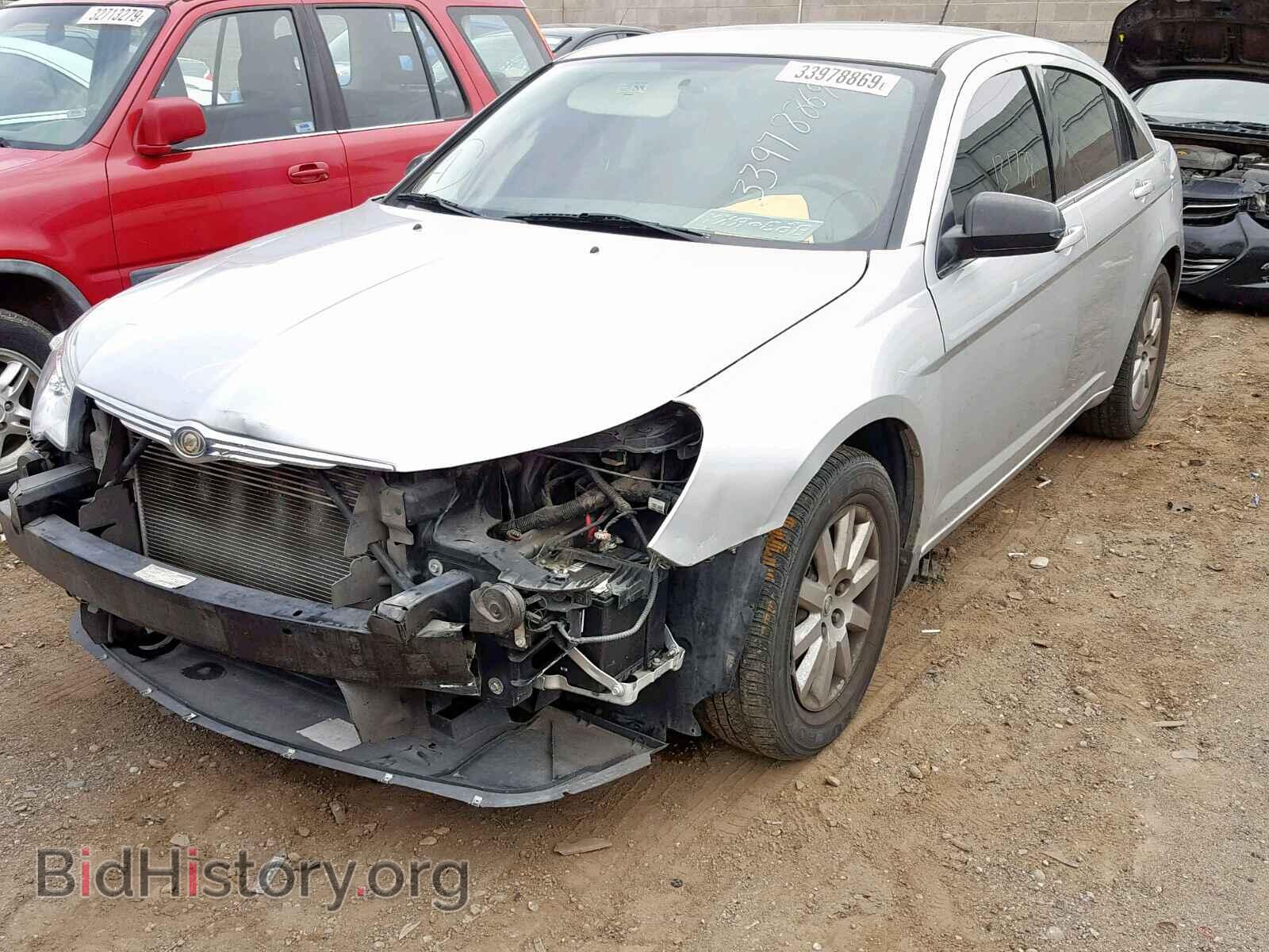 2010 CHRYSLER SEBRING - VIN: 1C3CC4FB6AN137926 - Фото 2