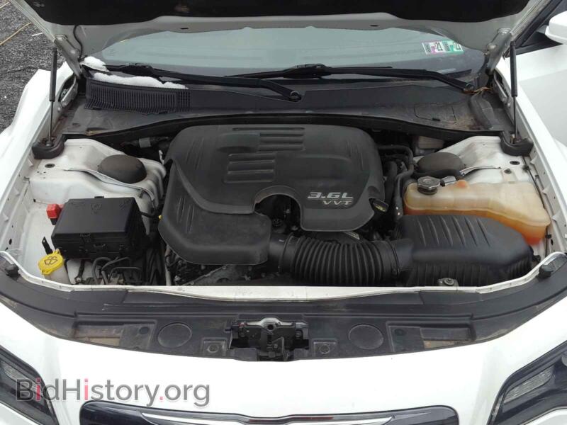 2014 Chrysler 300 (VIN 2C3CCABGXEH283180) — photo 7 of 10