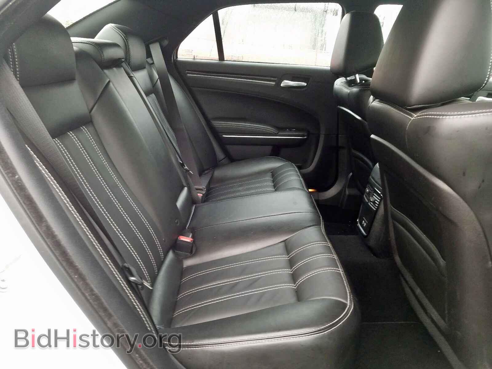 2019 CHRYSLER 300 - VIN: 2C3CCABG5KH617952 - Фото 6