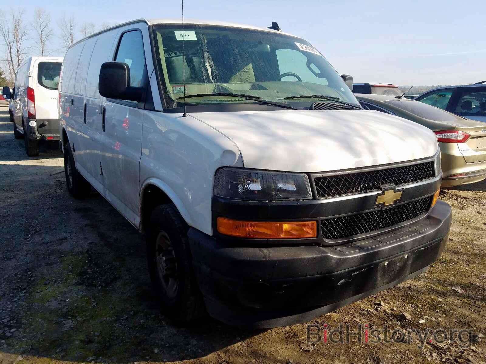 Photo 1GCWGAFP3J1265071 - CHEVROLET EXPRESS 2018