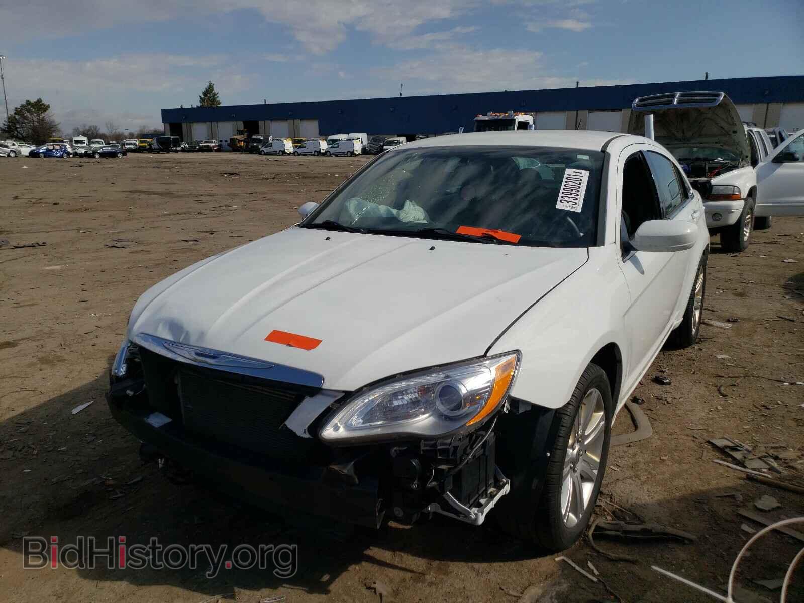 2013 CHRYSLER 200 - VIN: 1C3CCBBB9DN700000 - Фото 2