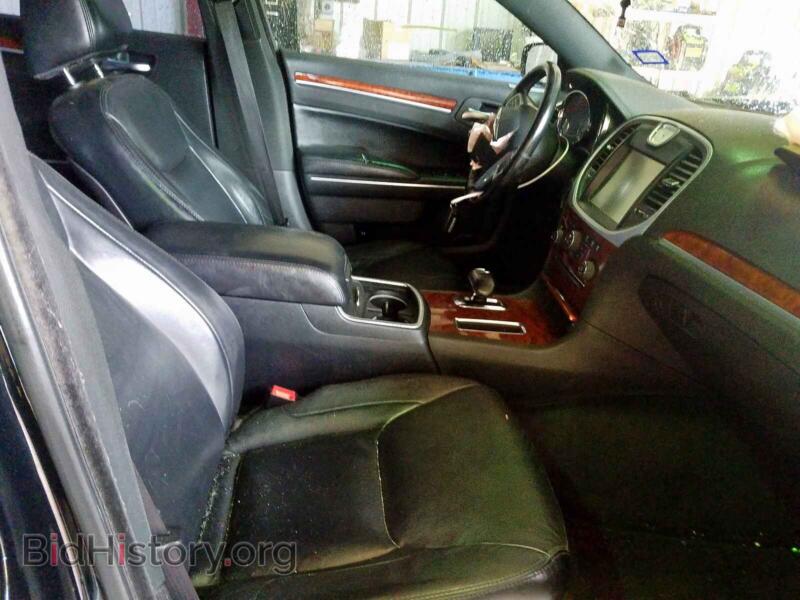 2012 Chrysler 300 (VIN 2C3CCACG5CH277525) — photo 5 of 10