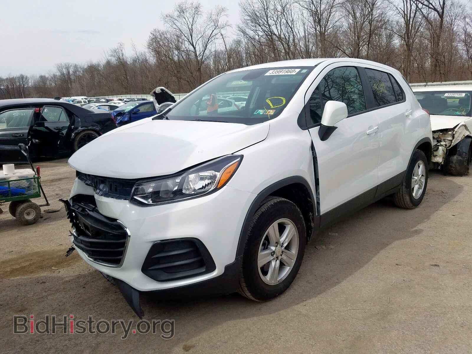 2019 CHEVROLET TRAX - VIN: 3GNCJNSB4KL268181 - Фото 2