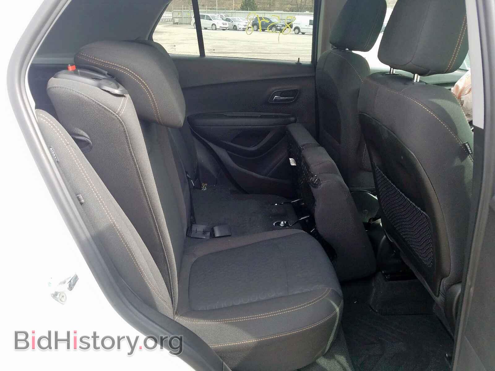 2019 CHEVROLET TRAX - VIN: 3GNCJNSB4KL268181 - Фото 6