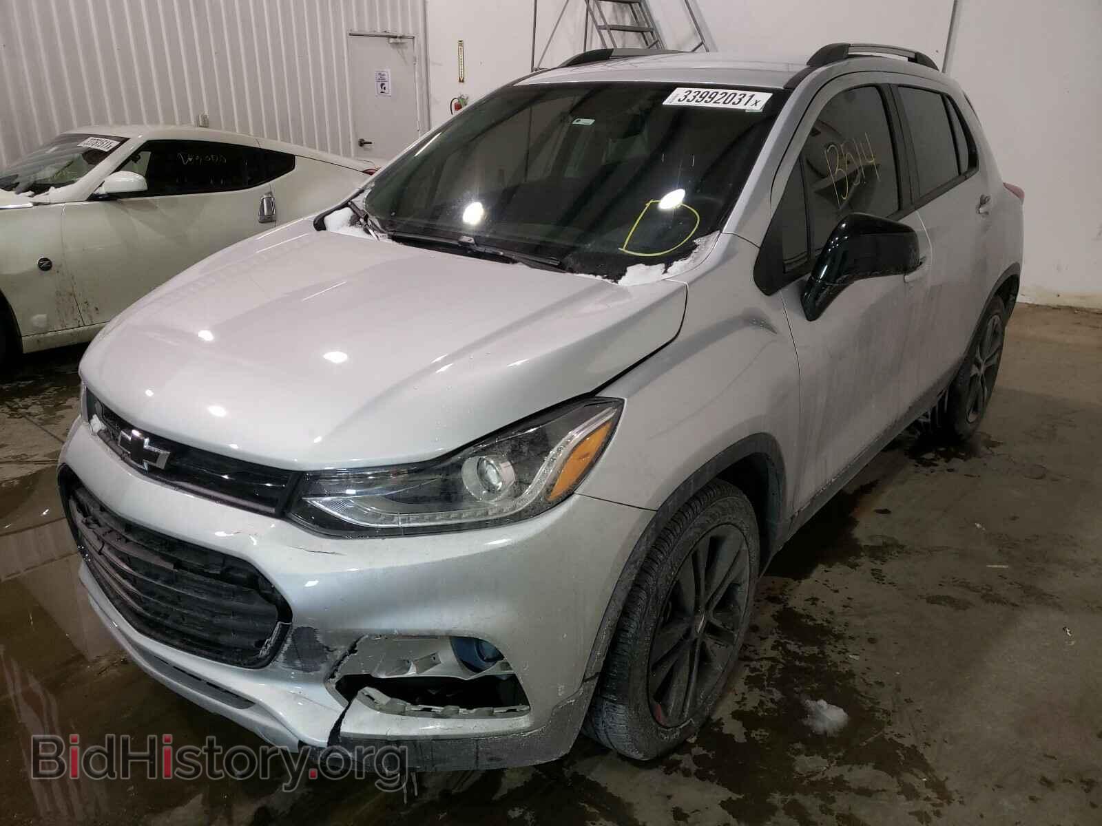 2020 CHEVROLET TRAX - VIN: 3GNCJLSBXLL223235 - Фото 2