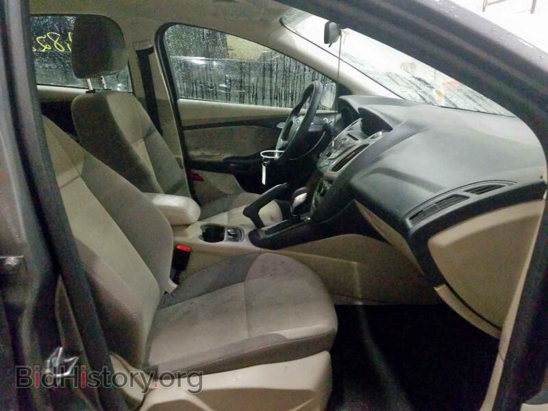 2013 Ford FOCUS (VIN 1FADP3F22DL221438) — фото 5 из 10