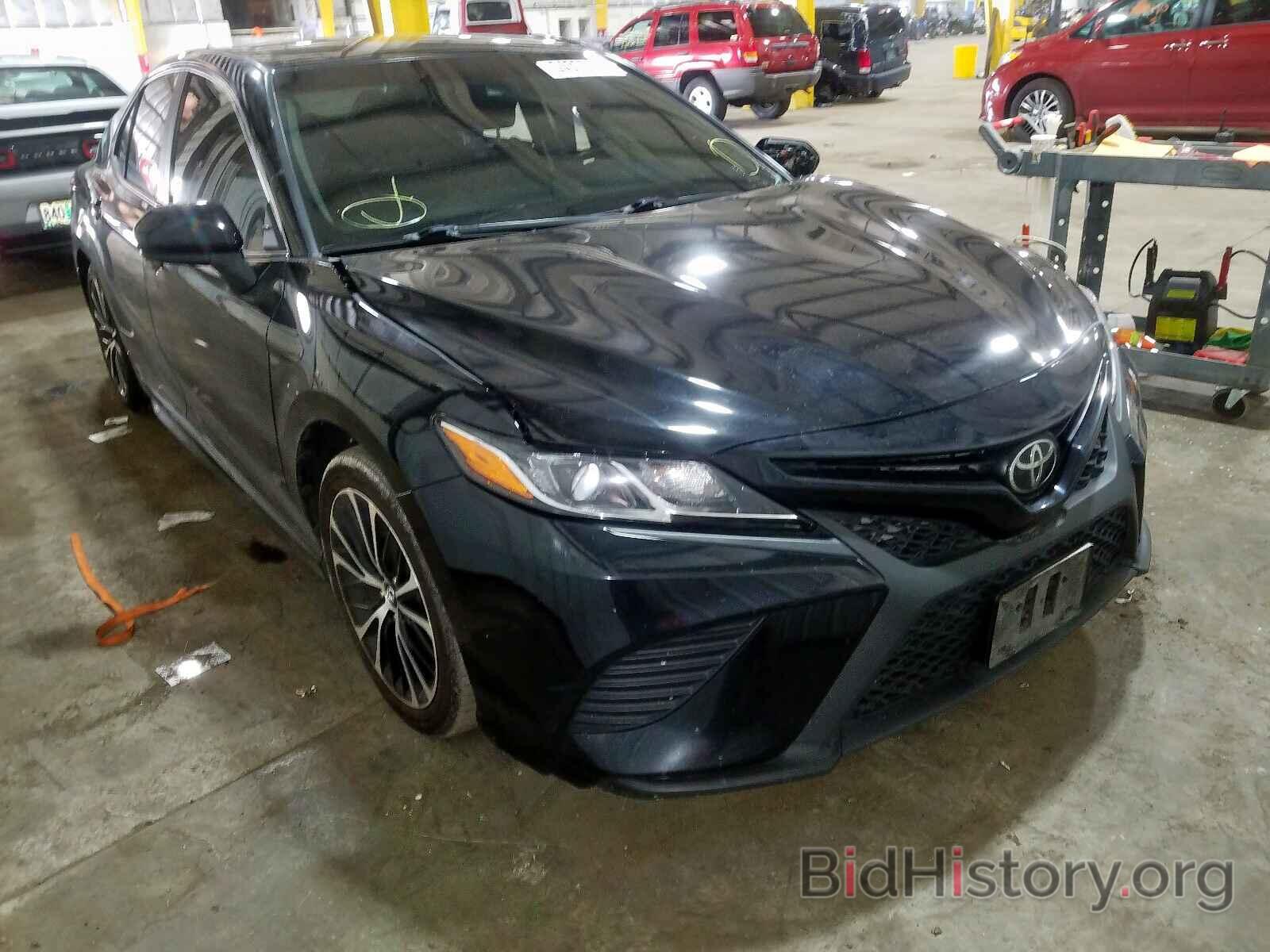 Photo 4T1B11HK5JU599873 - TOYOTA CAMRY 2018