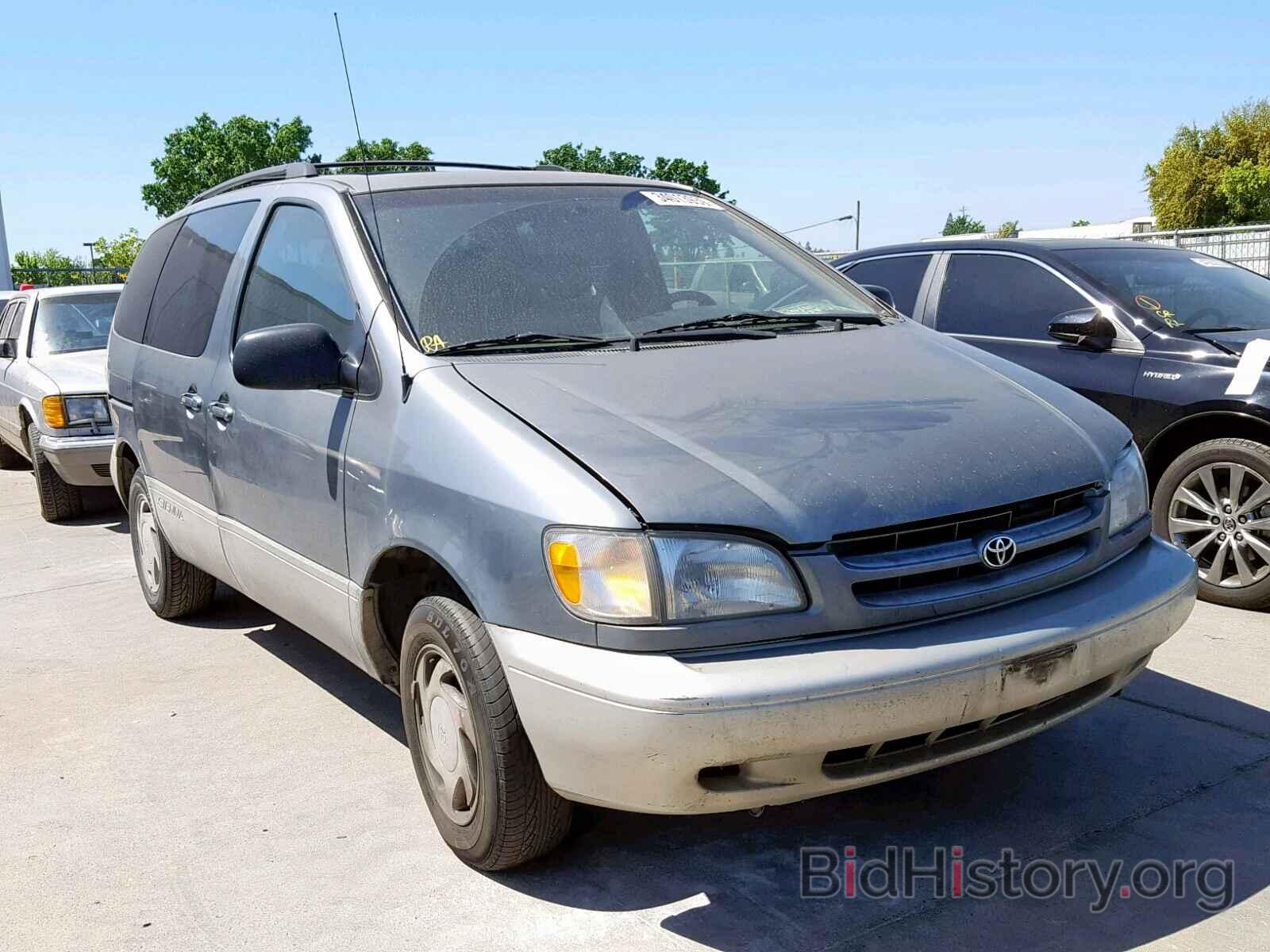 Photo 4T3ZF13C6WU059558 - TOYOTA SIENNA LE 1998