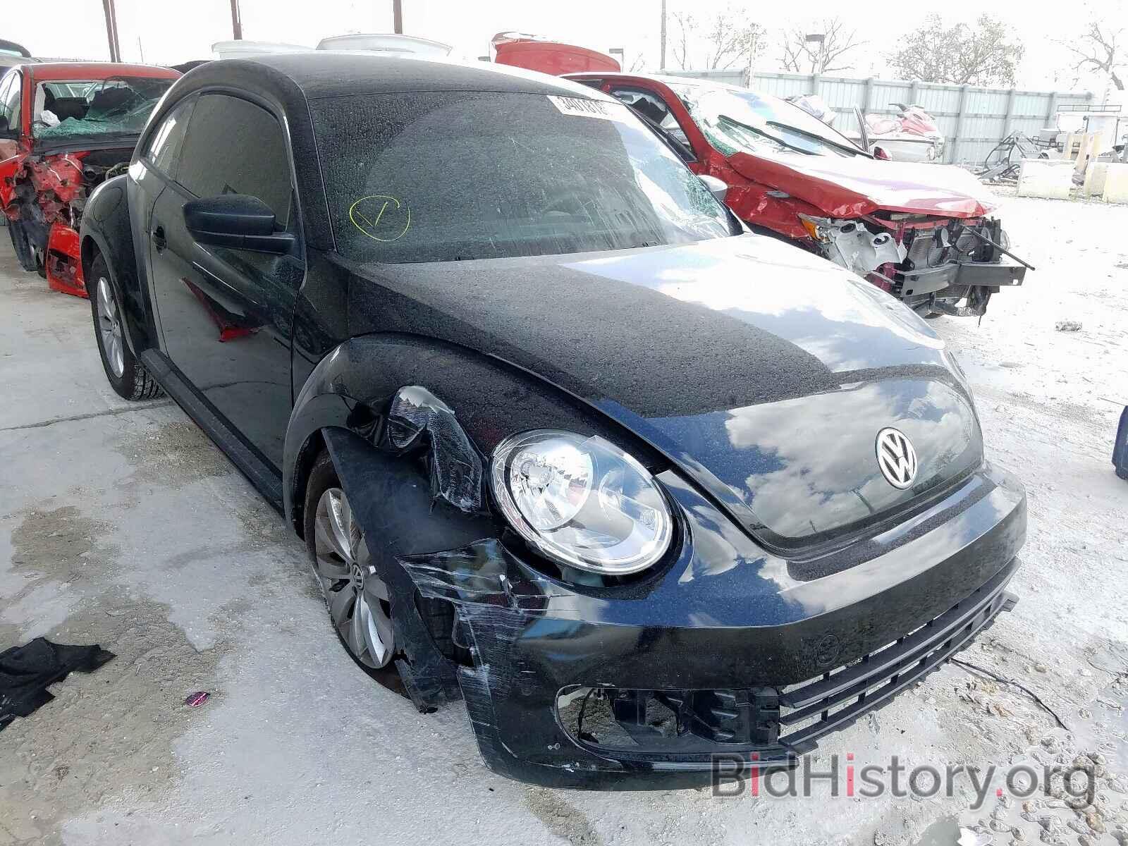 Photo 3VWFP7AT4EM626806 - VOLKSWAGEN BEETLE 2014