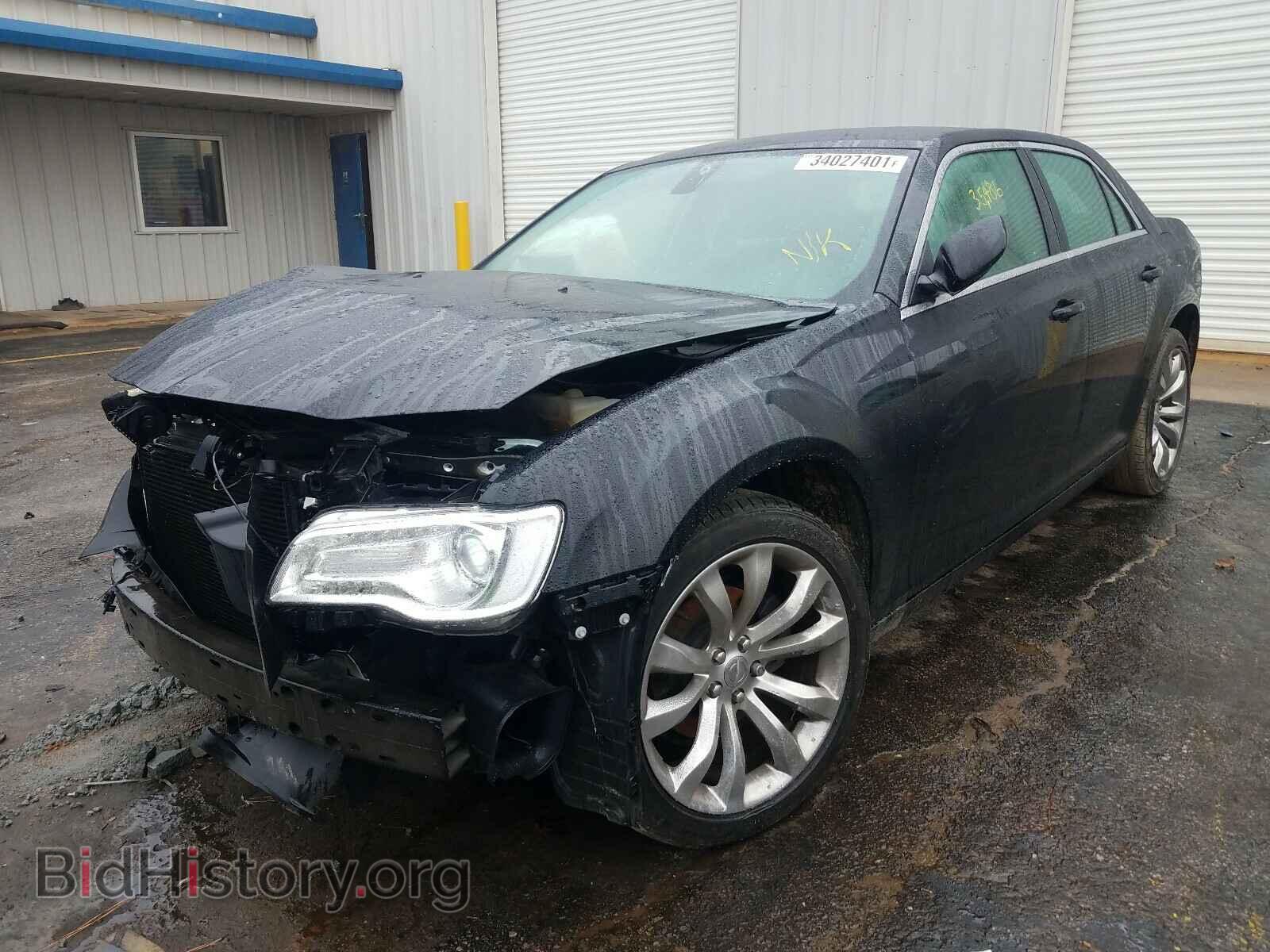 2019 CHRYSLER 300 - VIN: 2C3CCAAG8KH564780 - Фото 2