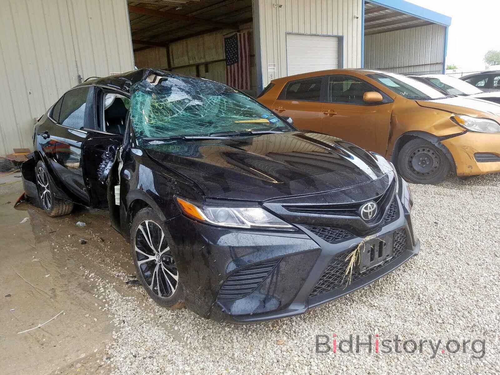 Photo 4T1B11HK5JU151441 - TOYOTA CAMRY 2018