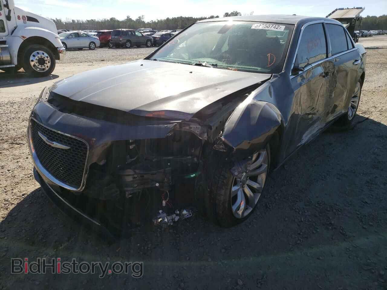 2019 CHRYSLER 300 - VIN: 2C3CCAEG9KH534195 - Фото 2