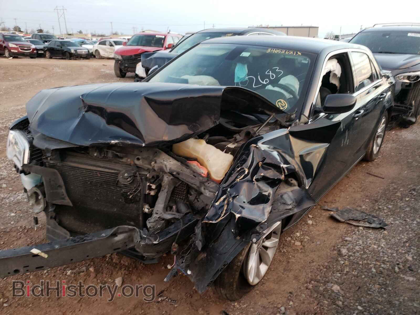 2015 CHRYSLER 300 - VIN: 2C3CCAAG1FH772683 - Фото 2