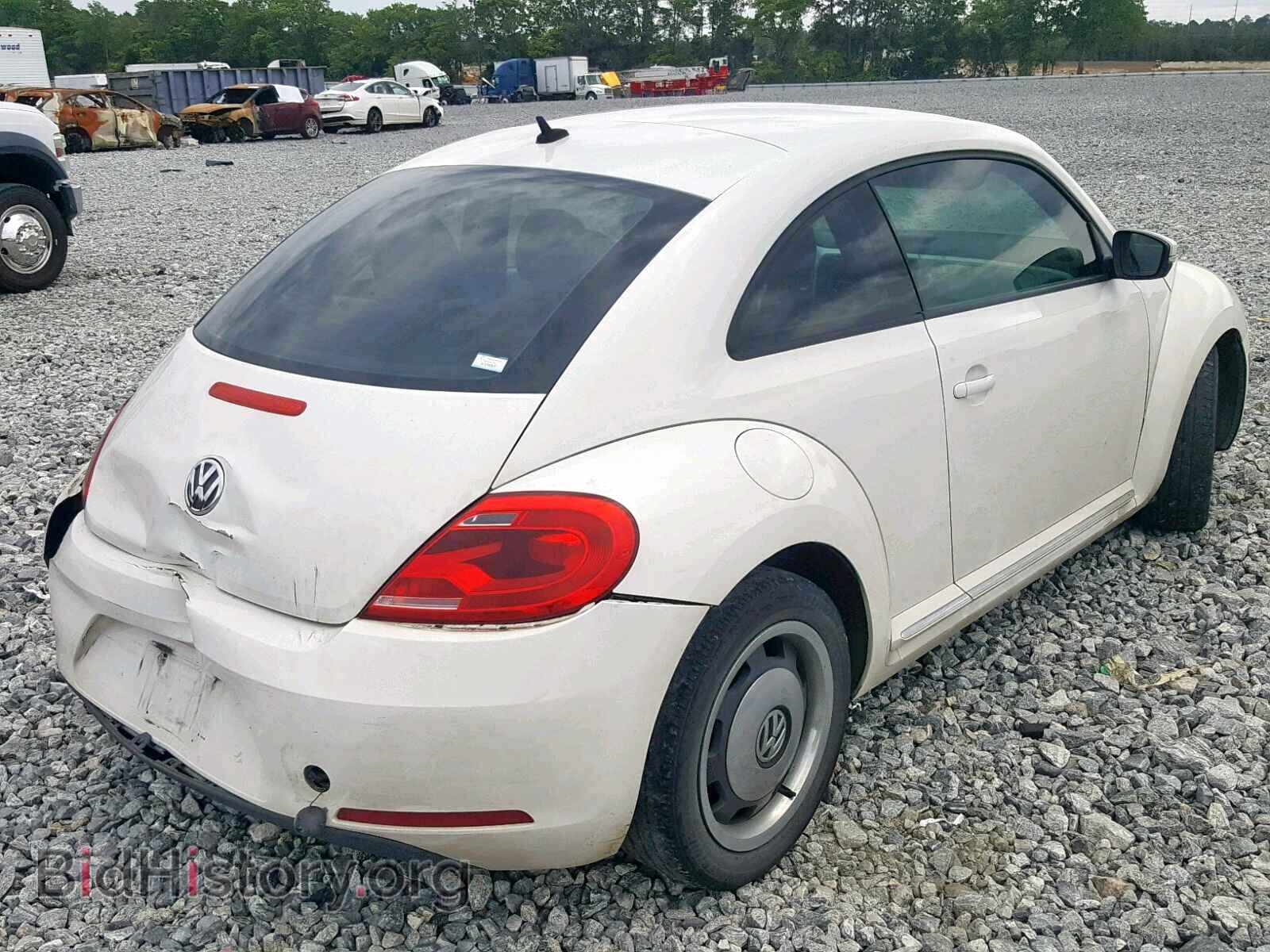 2012 VOLKSWAGEN BEETLE - VIN: 3VWJP7AT6CM611117 - Фото 4