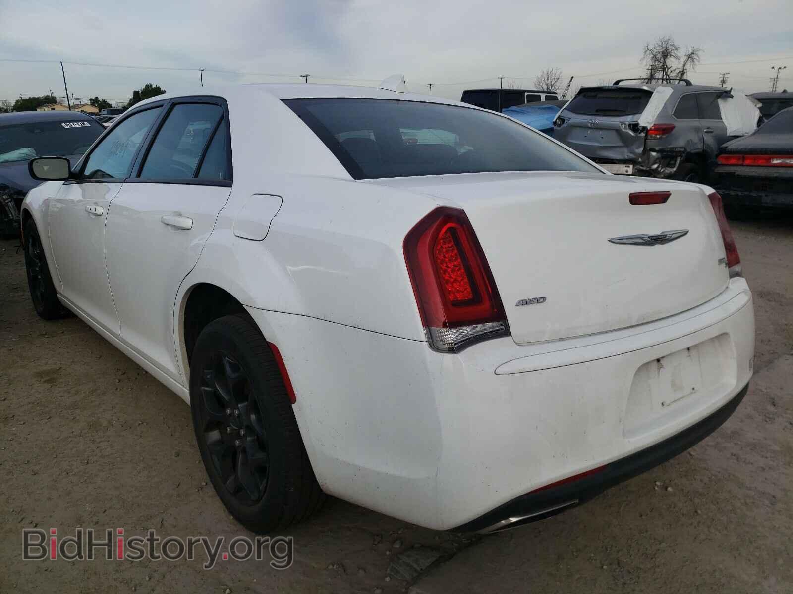 2019 CHRYSLER 300 - VIN: 2C3CCAGG6KH539769 - Фото 3
