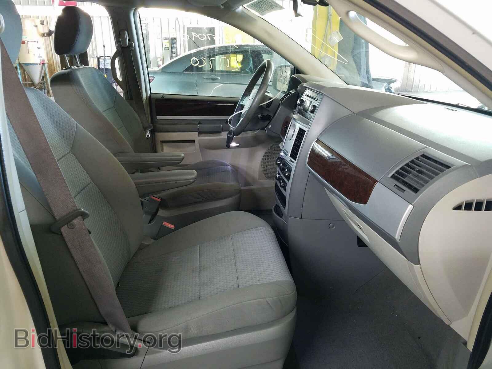 2010 CHRYSLER MINIVAN - VIN: 2A4RR5D16AR105138 - Фото 5