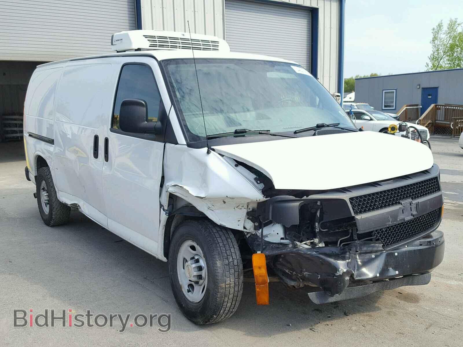 Photo 1GCWGFCA6D1128983 - CHEVROLET EXPRESS 2013