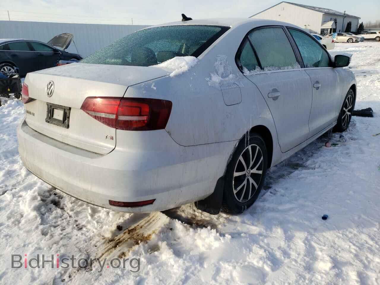 2017 VOLKSWAGEN JETTA - VIN: 3VWDB7AJXHM233305 - Фото 4