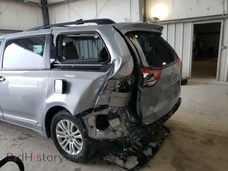 2017 Toyota SIENNA (VIN 5TDYZ3DC5HS856496) — photo 9 of 10