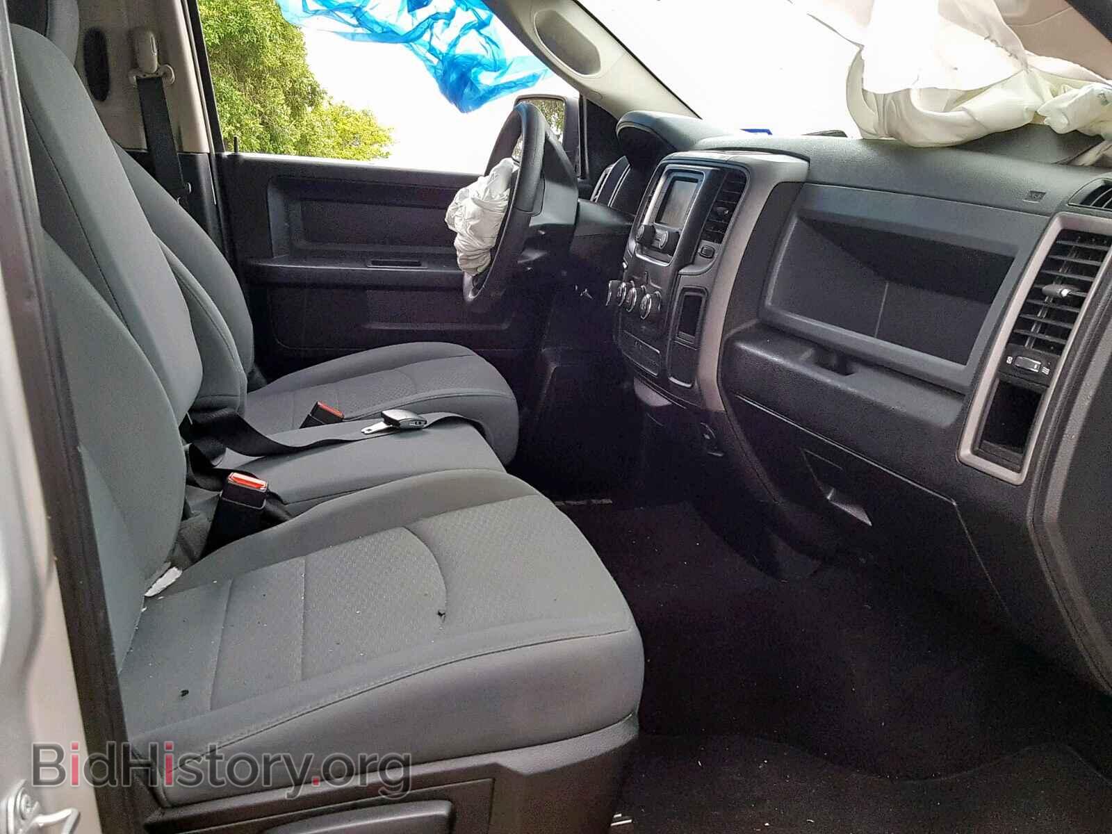 2018 RAM 1500 ST - VIN: 1C6RR6FG0JS216755 - Фото 5