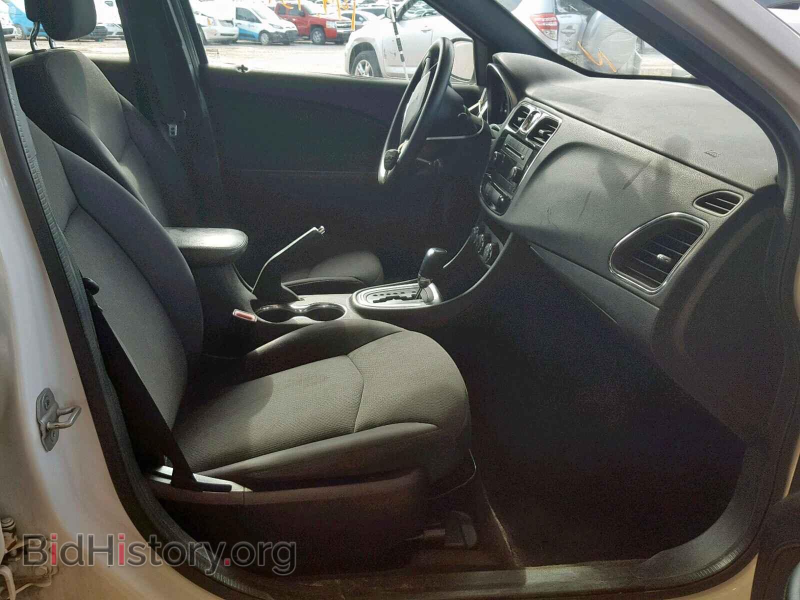 2012 CHRYSLER 200 - VIN: 1C3CCBAB2CN208571 - Фото 5
