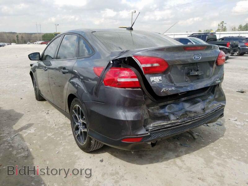 2017 Ford FOCUS (VIN 1FADP3FEXHL251318) — photo 3 of 10