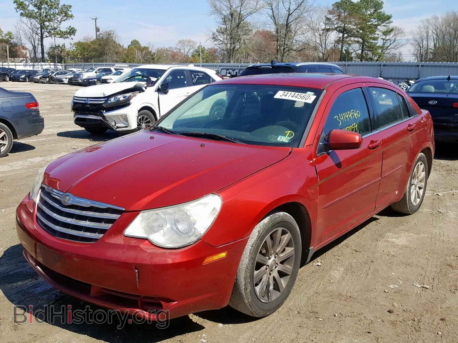 2010 CHRYSLER SEBRING - VIN: 1C3CC5FB4AN223256 - Фото 2