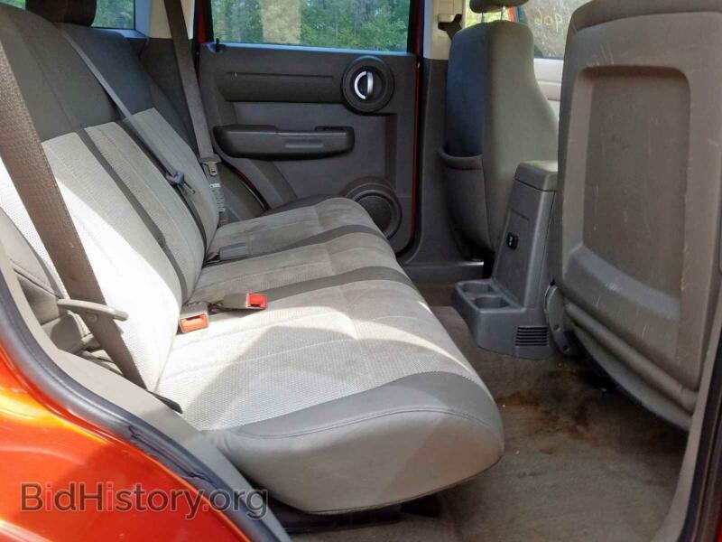 2007 Dodge NITRO (VIN 1D8GT28K87W588598) — photo 6 of 10