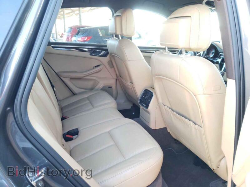 2016 Porsche MACAN (VIN WP1AB2A50GLB46040) — photo 6 of 10