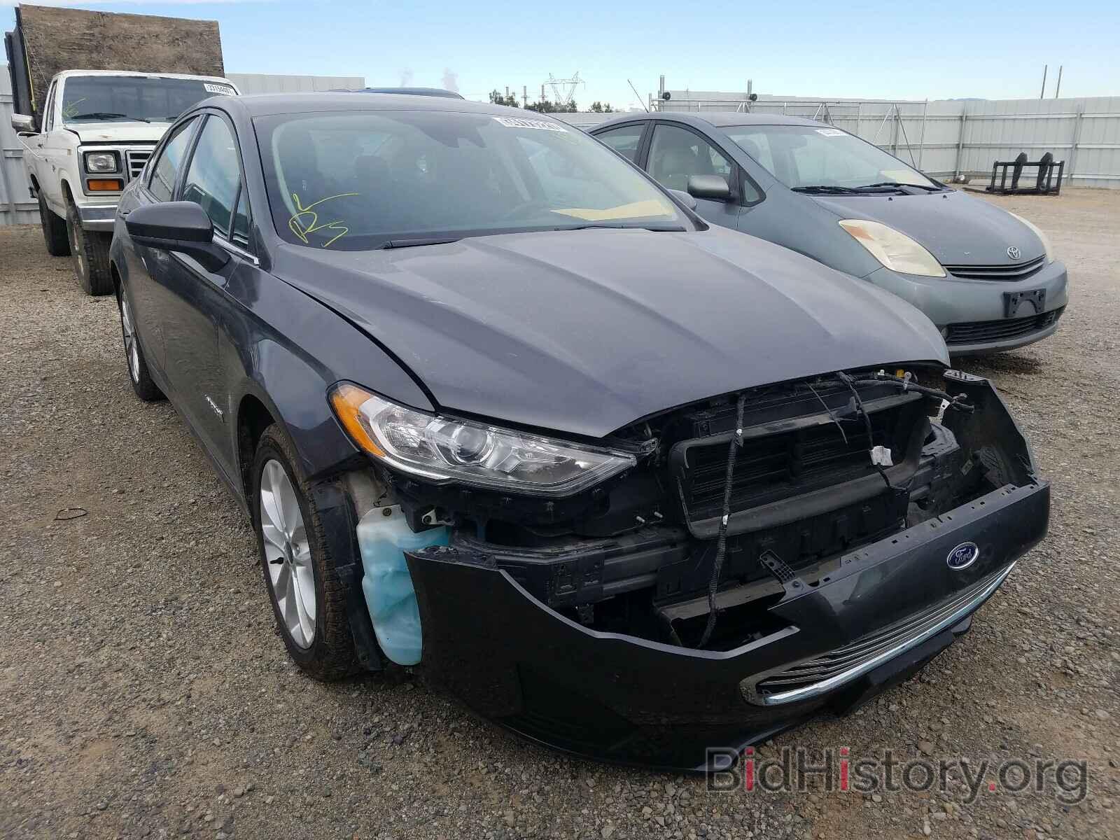 Photo 3FA6P0LU9KR124233 - FORD FUSION 2019