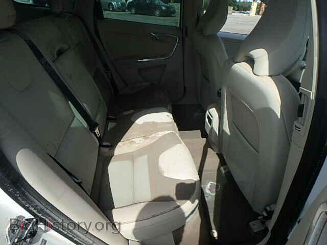 2012 VOLVO XC60 - VIN: YV4952DL1C2325559 - Фото 6