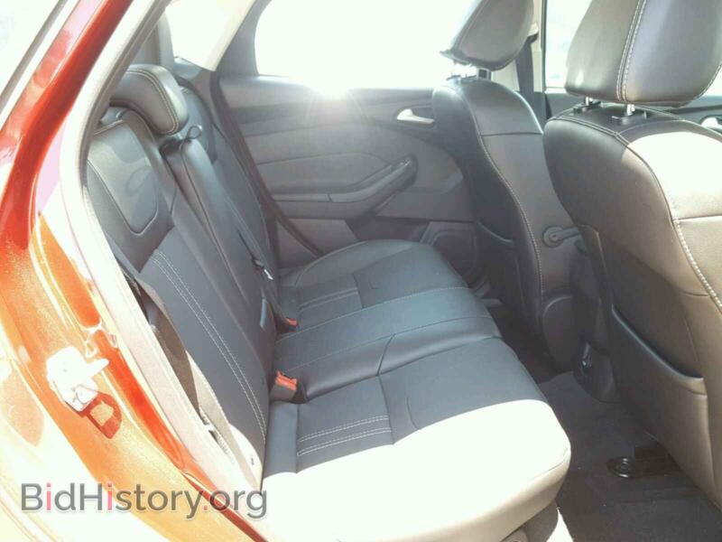 2014 Ford FOCUS (VIN 1FADP3F20EL257677) — photo 6 of 10