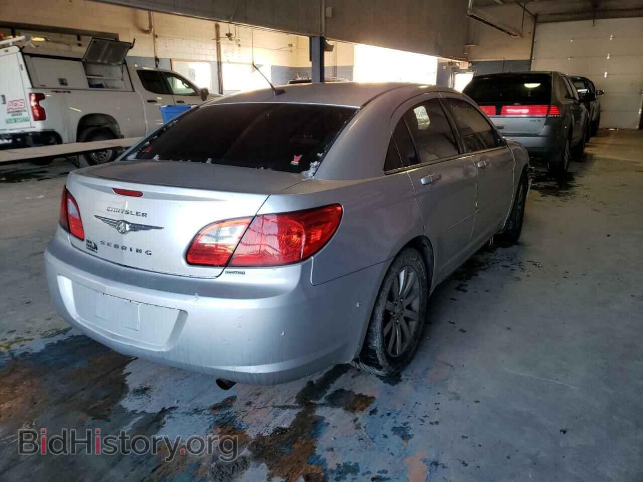 2010 CHRYSLER SEBRING - VIN: 1C3CC5FD3AN155792 - Фото 4