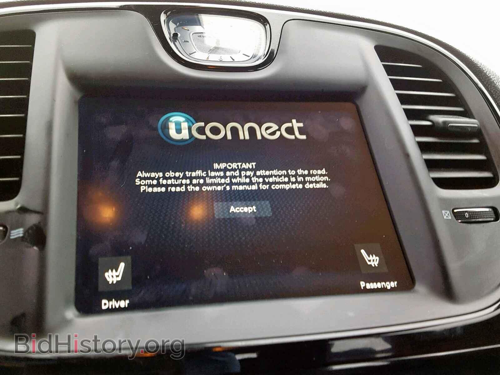 2017 CHRYSLER 300 - VIN: 2C3CCAGG6HH637659 - Фото 9