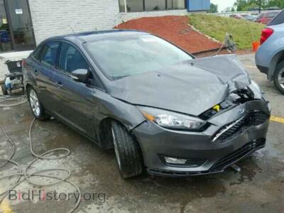 2015 Ford FOCUS Focus SE, серый — VIN 1FADP3F27FL240165, Copart