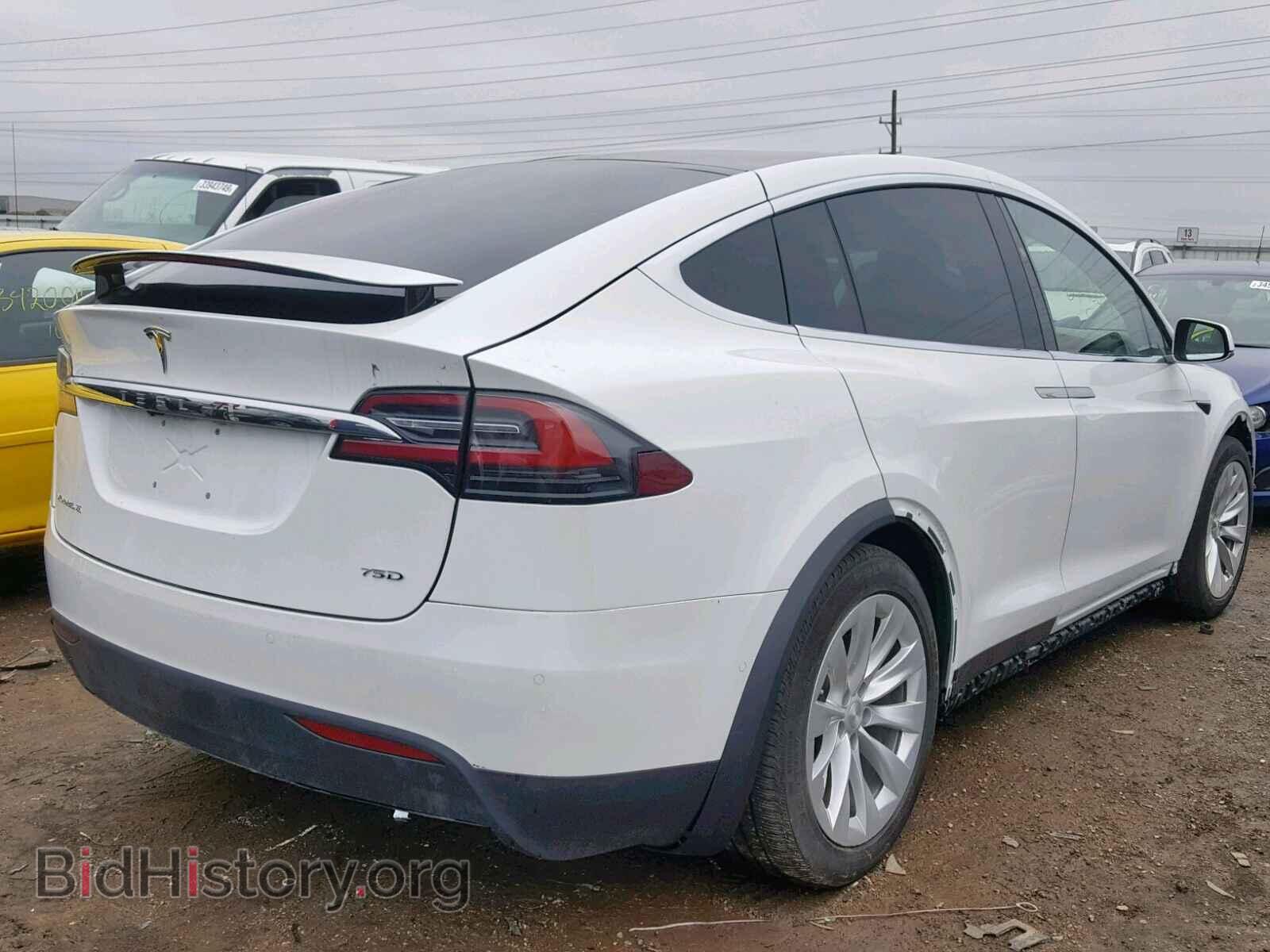 2017 TESLA MODEL X - VIN: 5YJXCDE2XHF052000 - Photo 4