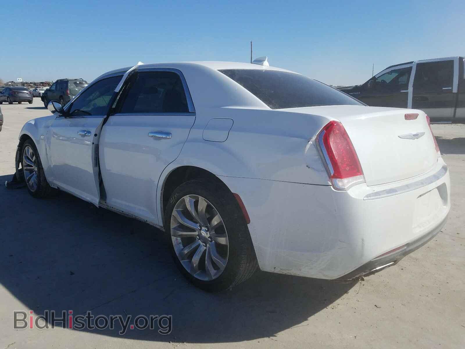 2019 CHRYSLER 300 - VIN: 2C3CCAEG7KH619682 - Фото 3