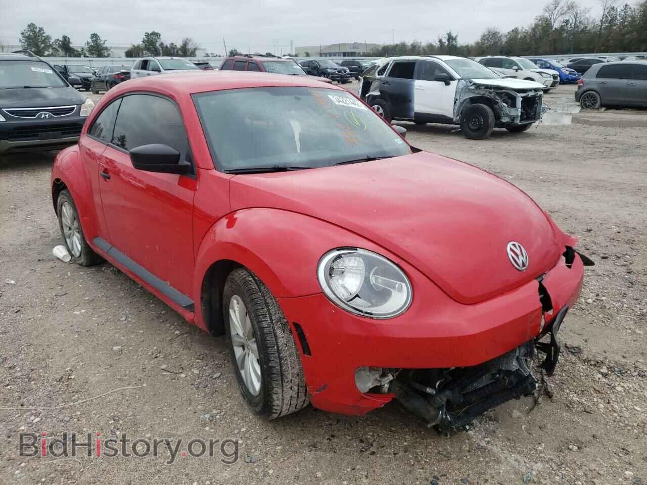 Photo 3VWF17AT9EM635115 - VOLKSWAGEN BEETLE 2014