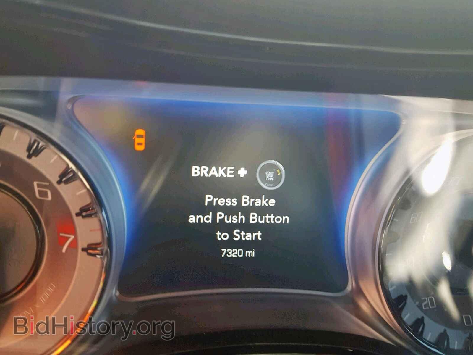 2019 CHRYSLER 300 - VIN: 2C3CCABG4KH516708 - Photo 8
