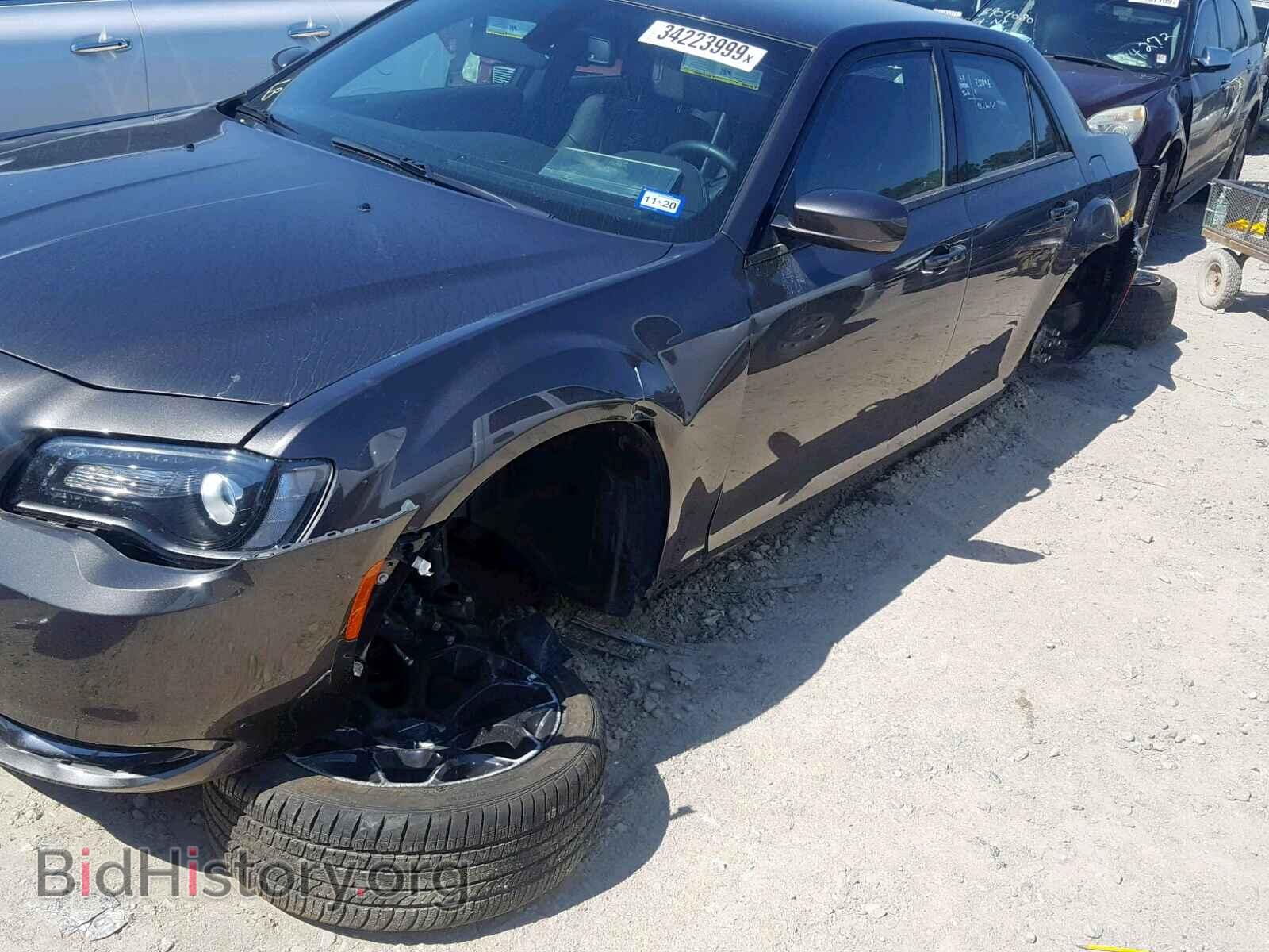 2019 CHRYSLER 300 - VIN: 2C3CCABG4KH516708 - Photo 9