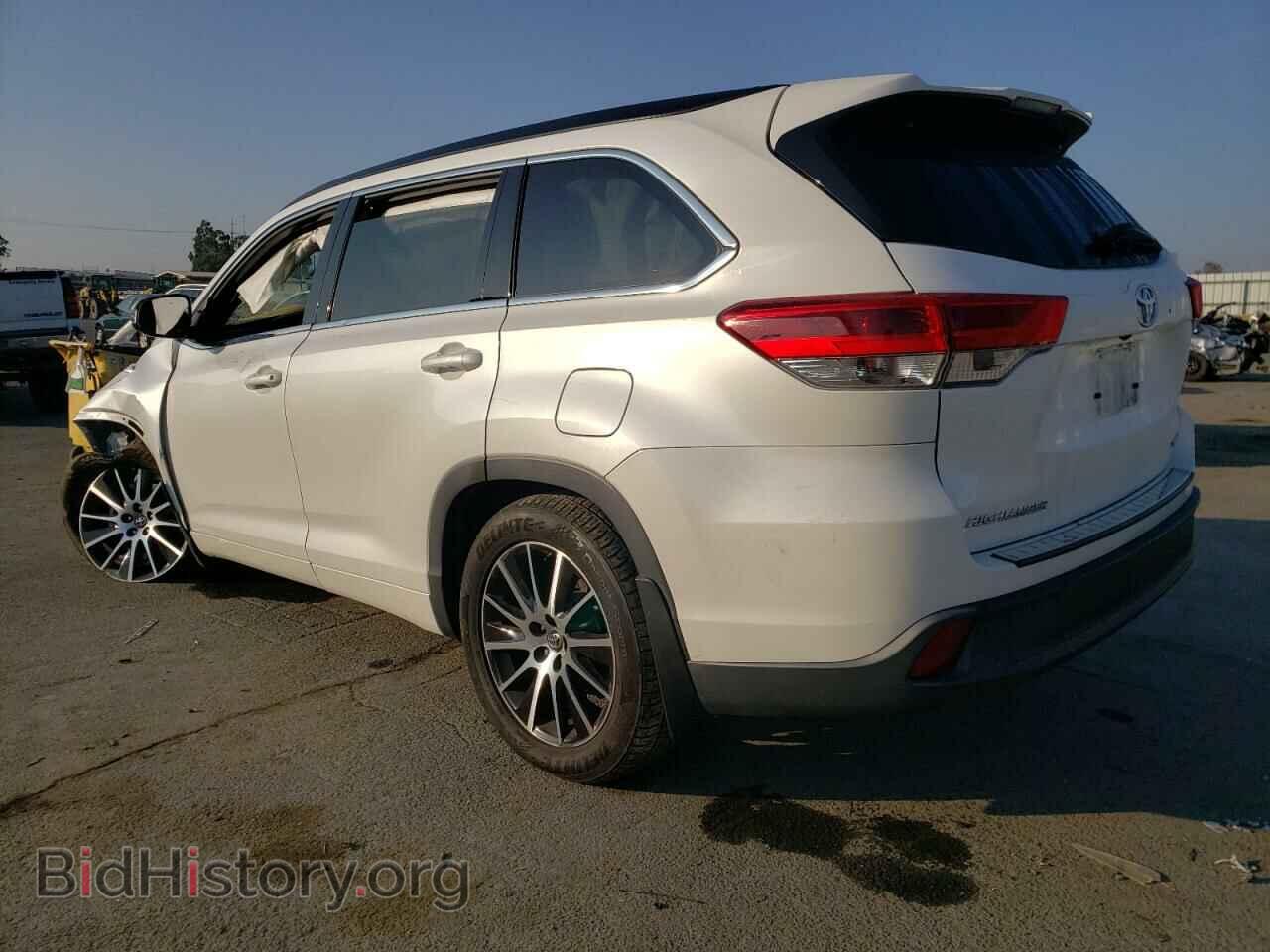 2017 TOYOTA HIGHLANDER - VIN: 5TDJZRFH5HS453048 - Фото 3