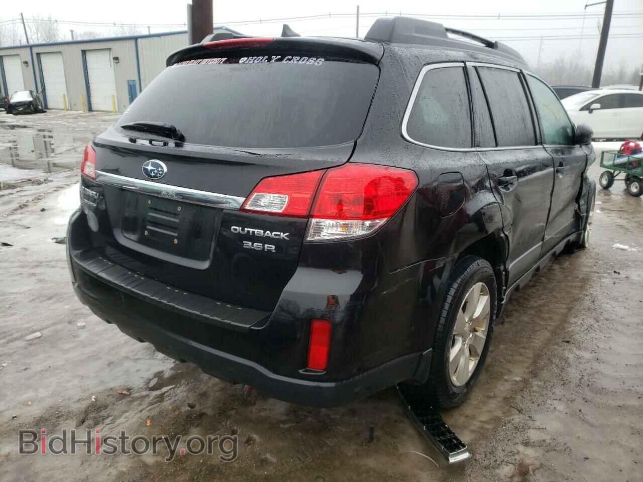 2011 SUBARU OUTBACK - VIN: 4S4BRDKC8B2412747 - Photo 4