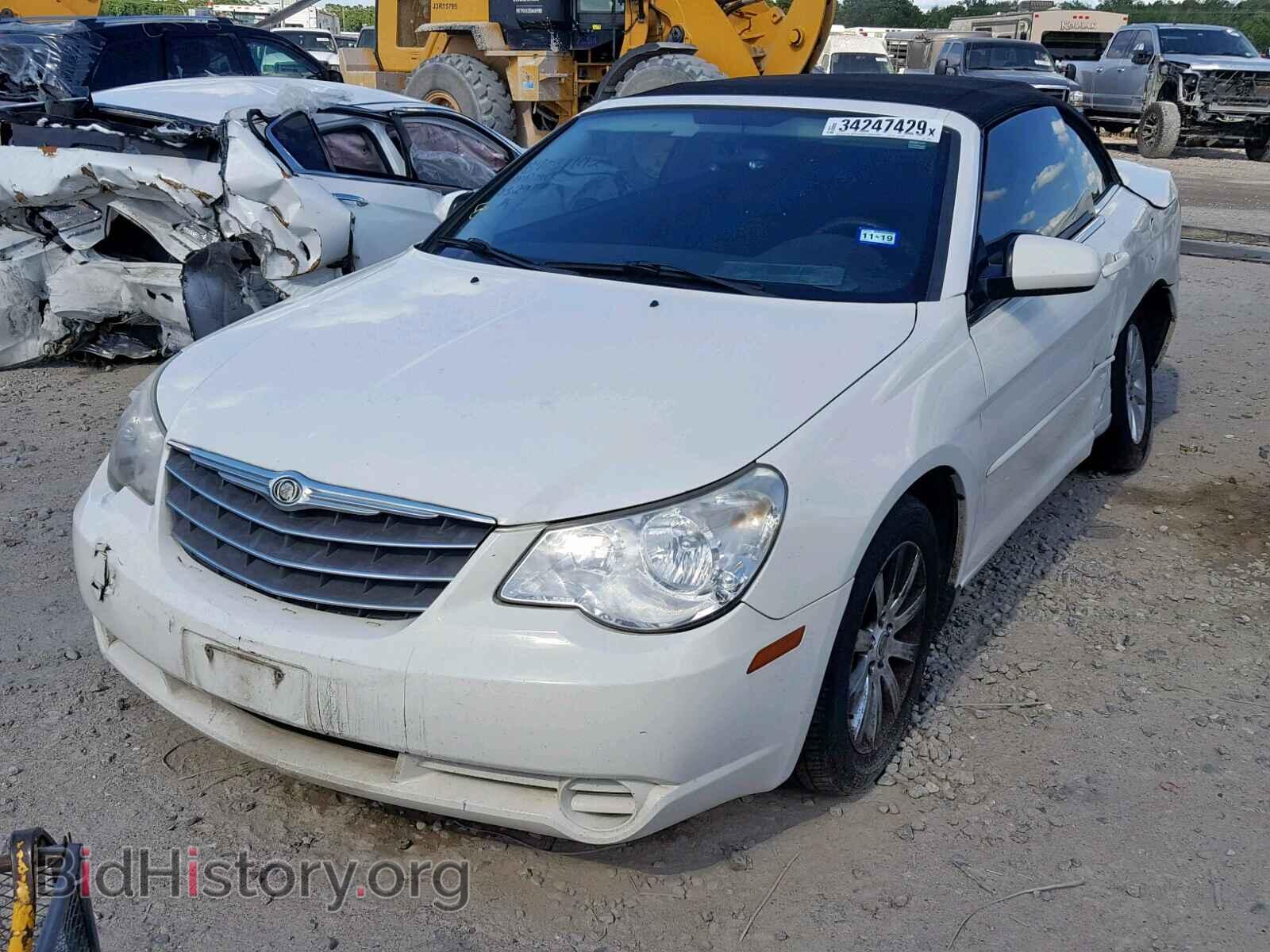 2010 CHRYSLER SEBRING - VIN: 1C3BC5ED0AN165855 - Фото 2