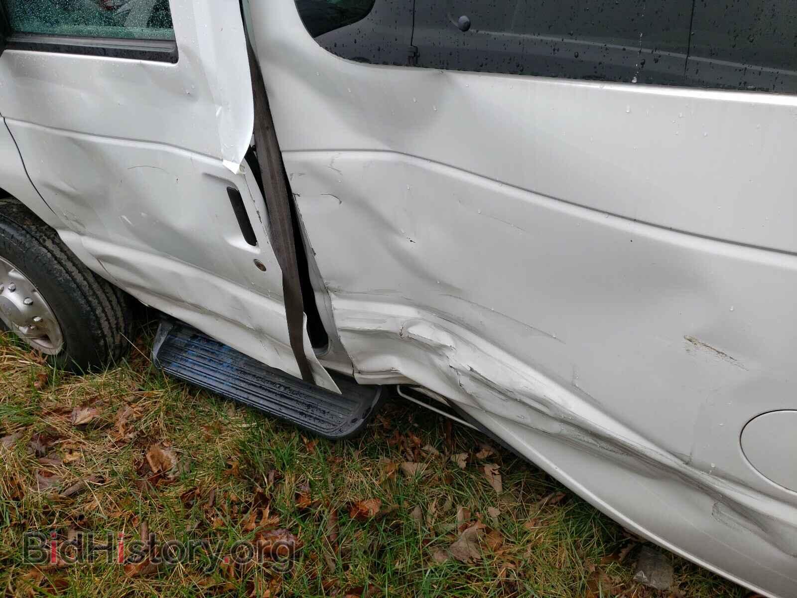 2011 FORD ECONOLINE - VIN: 1FBNE3BL0BDB03029 - Photo 9