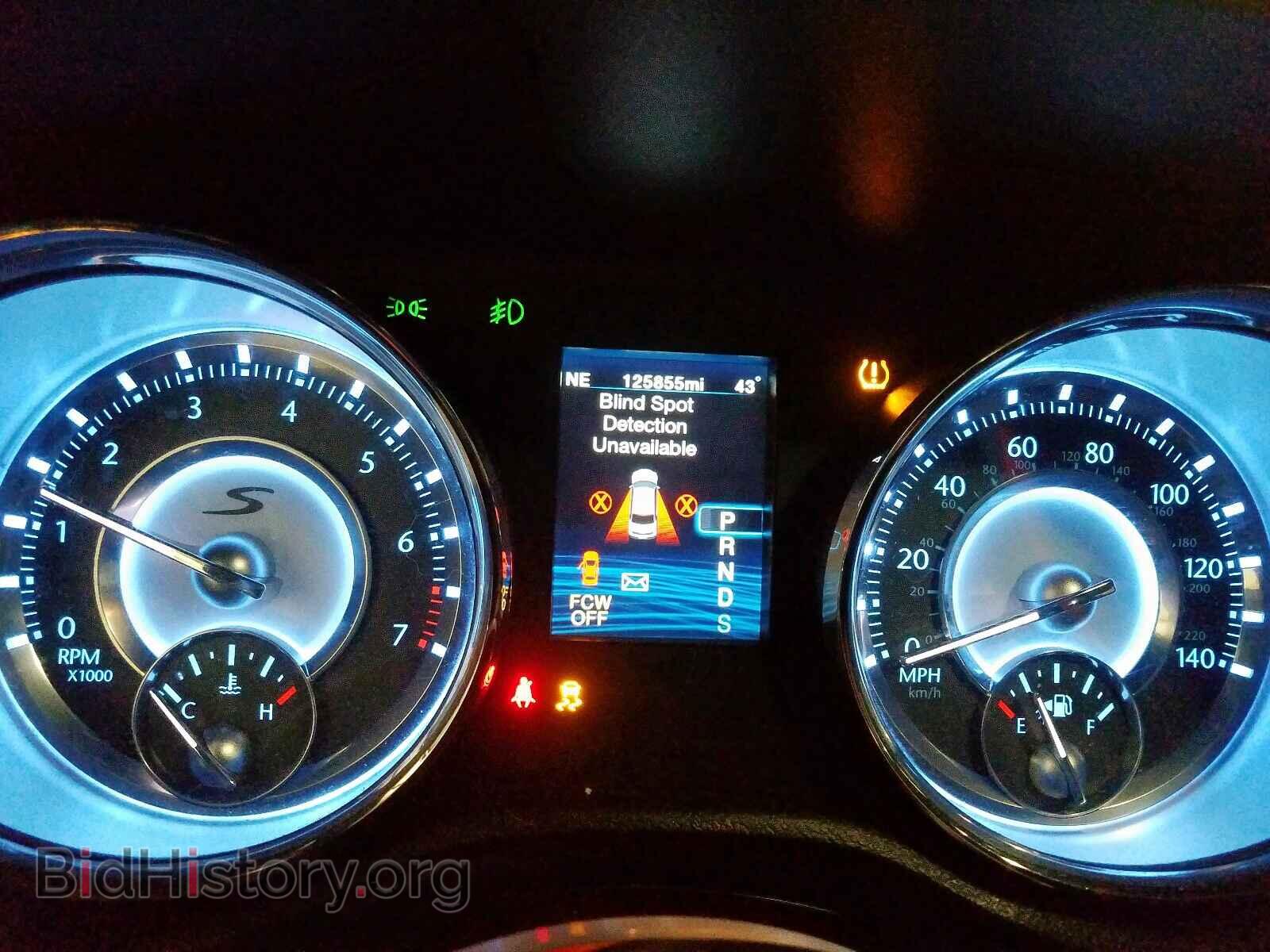 2012 CHRYSLER 300 - VIN: 2C3CCABG1CH140423 - Фото 8